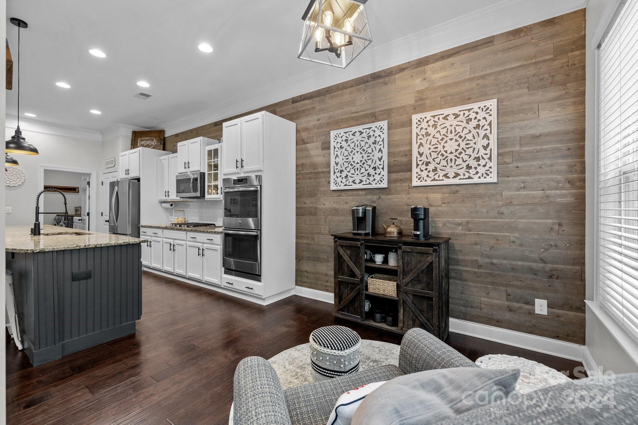 Lake Ridge - Residential