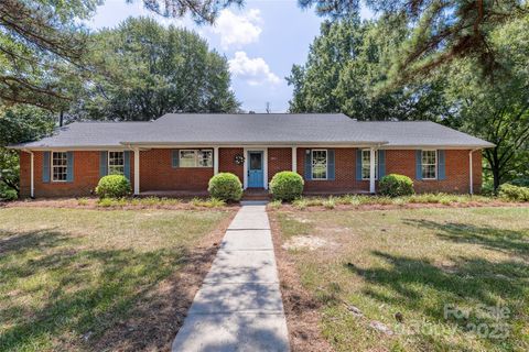 Photo of 621 Big Lick Road, Oakboro, NC 28129 (MLS # 4278971) Photo of 621 Big Lick Road, Oakboro, NC 28129 (MLS # 4278971)