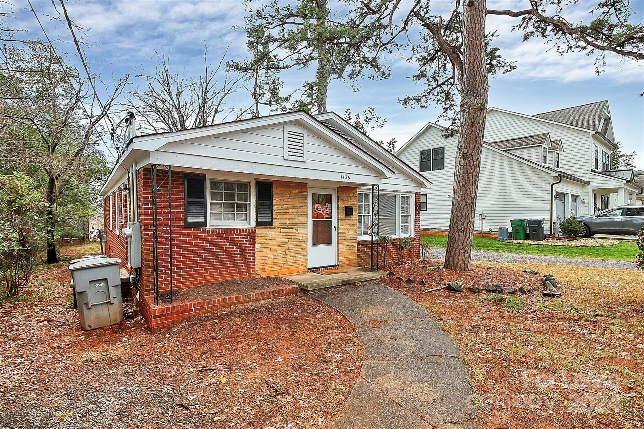 Oakhurst - Residential Lease