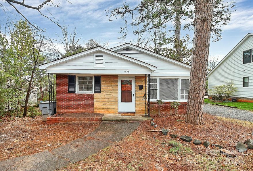 Charming 2BD/1BA duplex in desirable Oakhurst area! Central location, minutes from Plaza/Midwood and Uptown Charlotte. Refinished original hardwoods in living room and bedrooms. Electric range, refrigerator and stackable washer and dryer included. Beautiful wooded lot and walking distance to restaurants, shops and entertainment. View it today!

Pets: Small Dogs and Cats Only. Non-refundable pet fee of $250/pet + monthly pet rent of $20/pet.