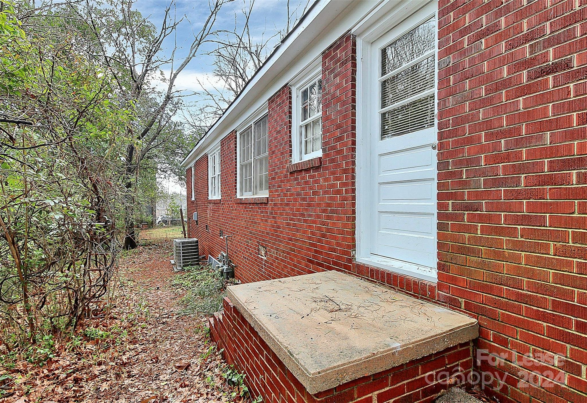 Oakhurst - Residential Lease