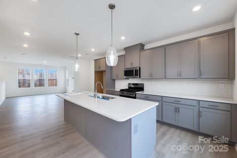 1617 Blanche Street Charlotte NC 28262