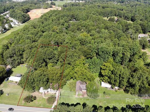 A home in Huntersville