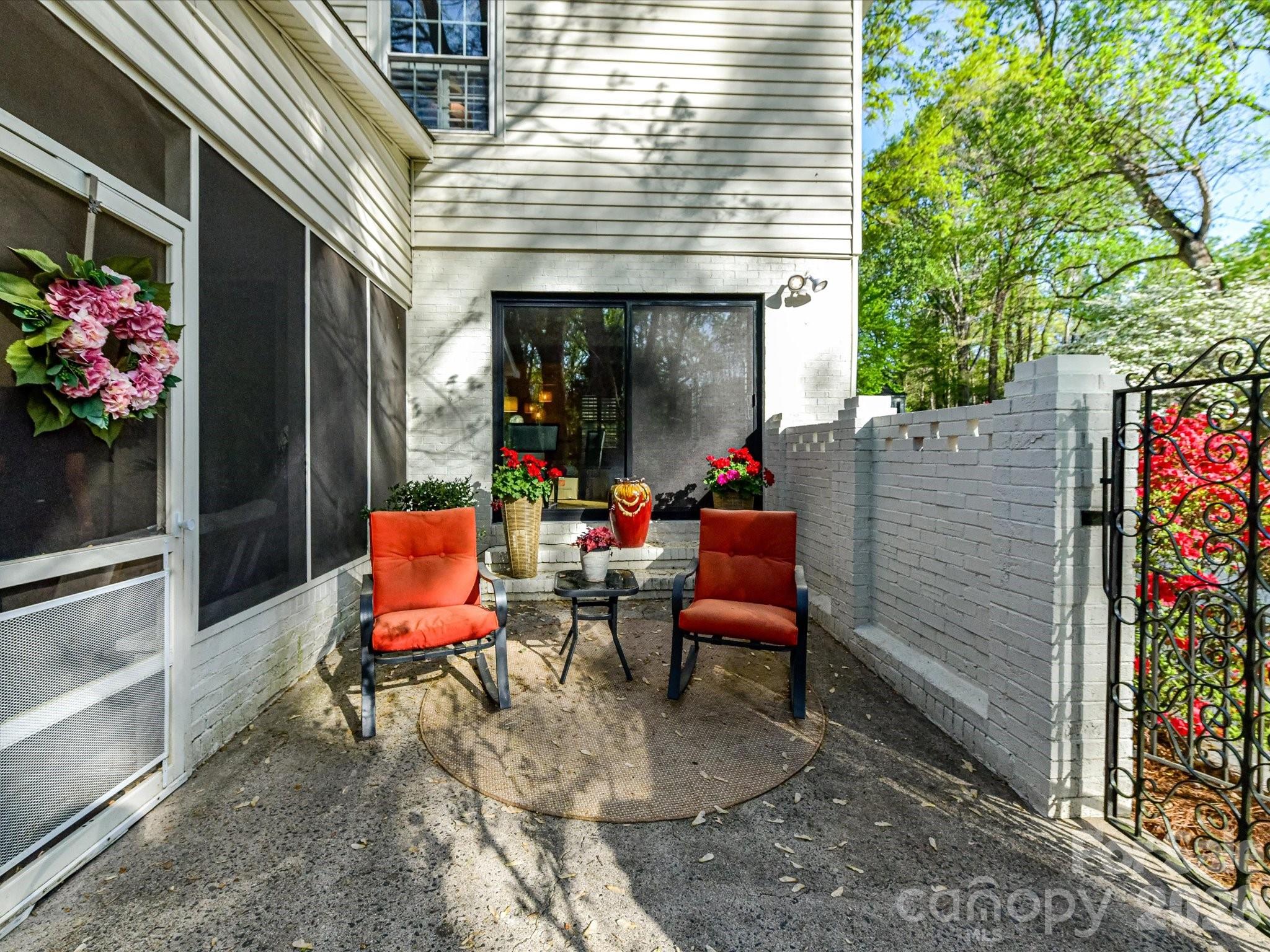 Beverly Woods East - Residential