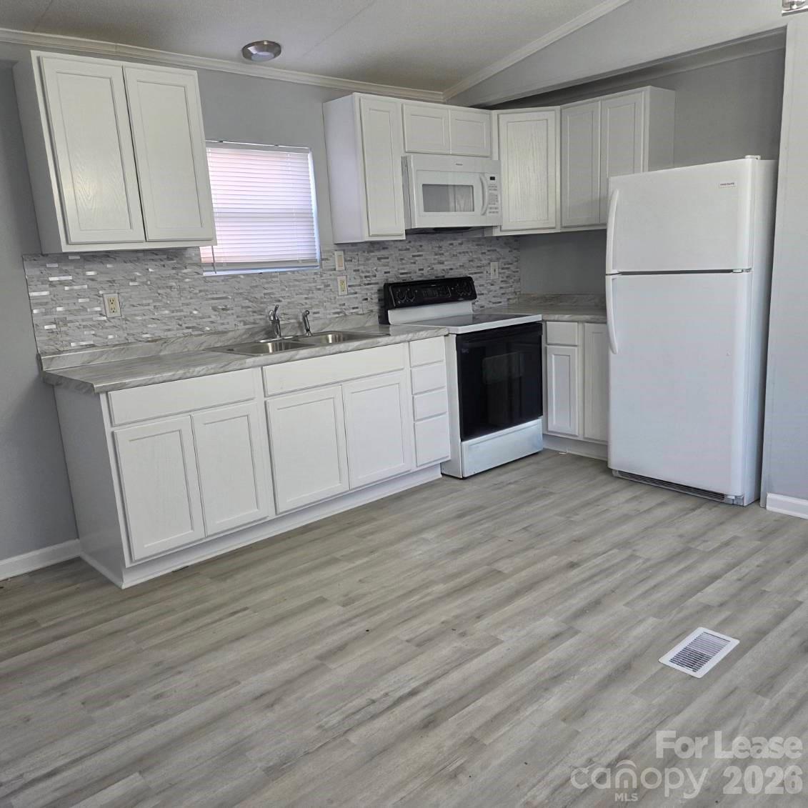 825 Mountain Crest Drive