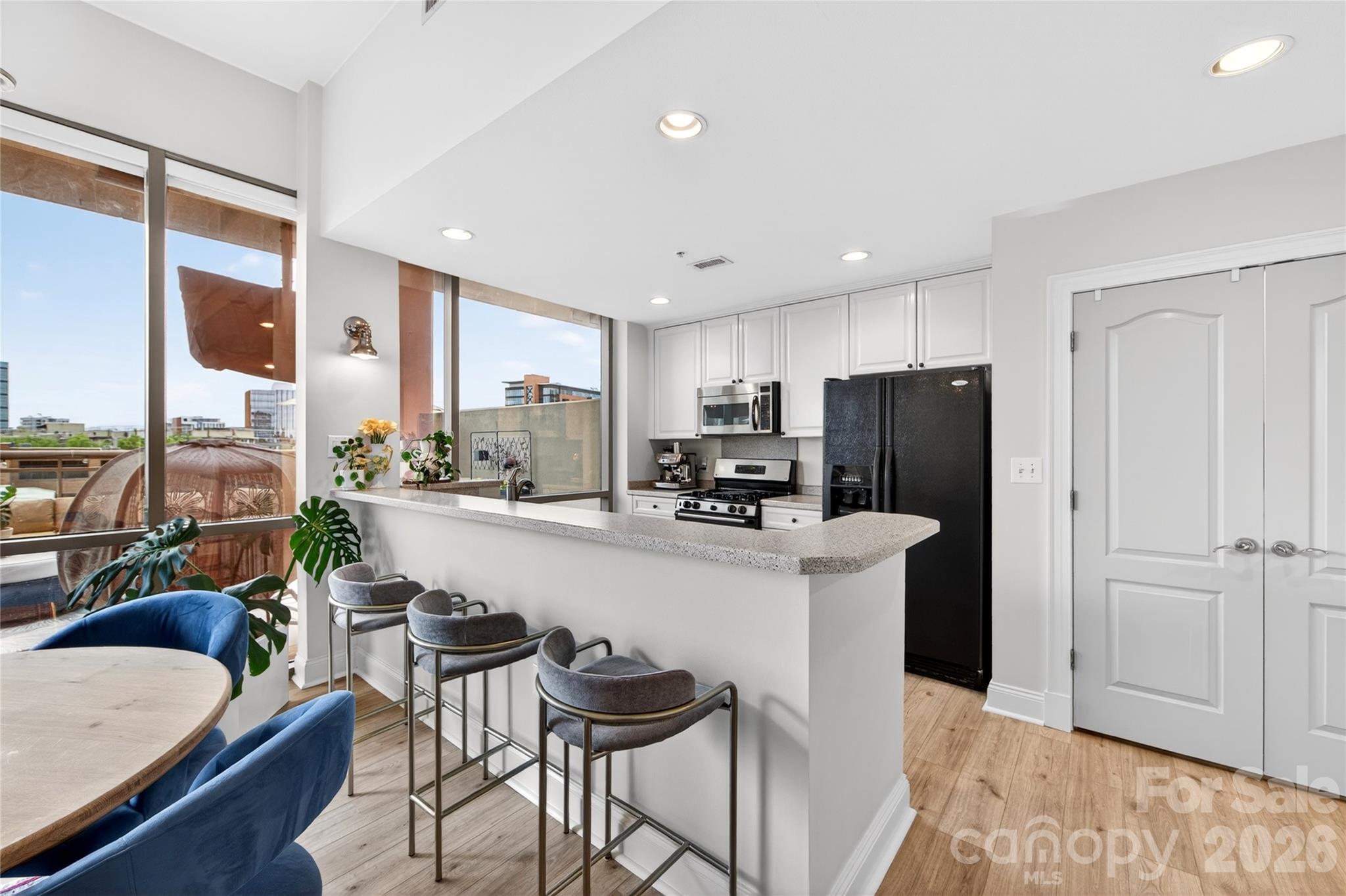 315 Arlington Avenue 503