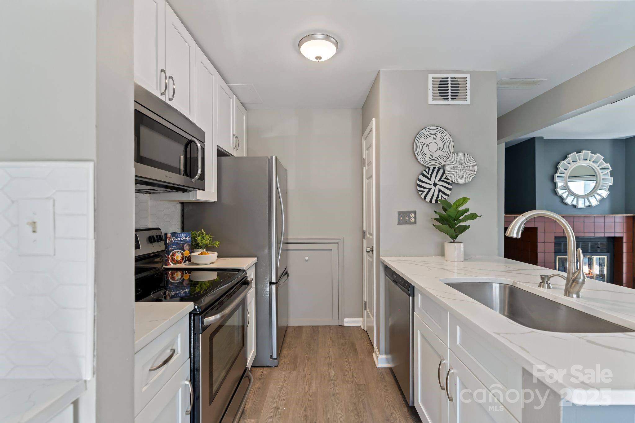 419 W 8th Street