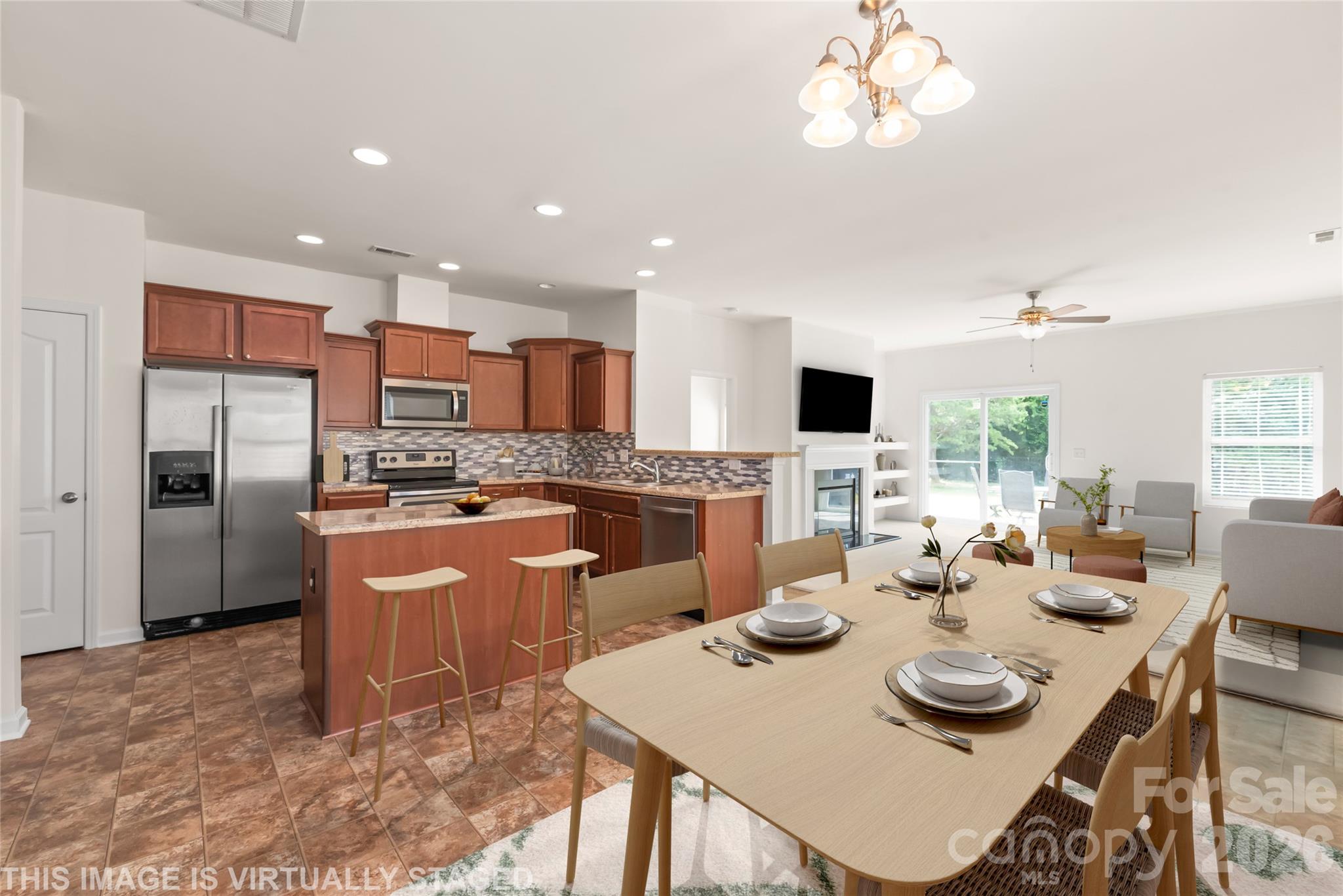 8411 Romana Red Lane