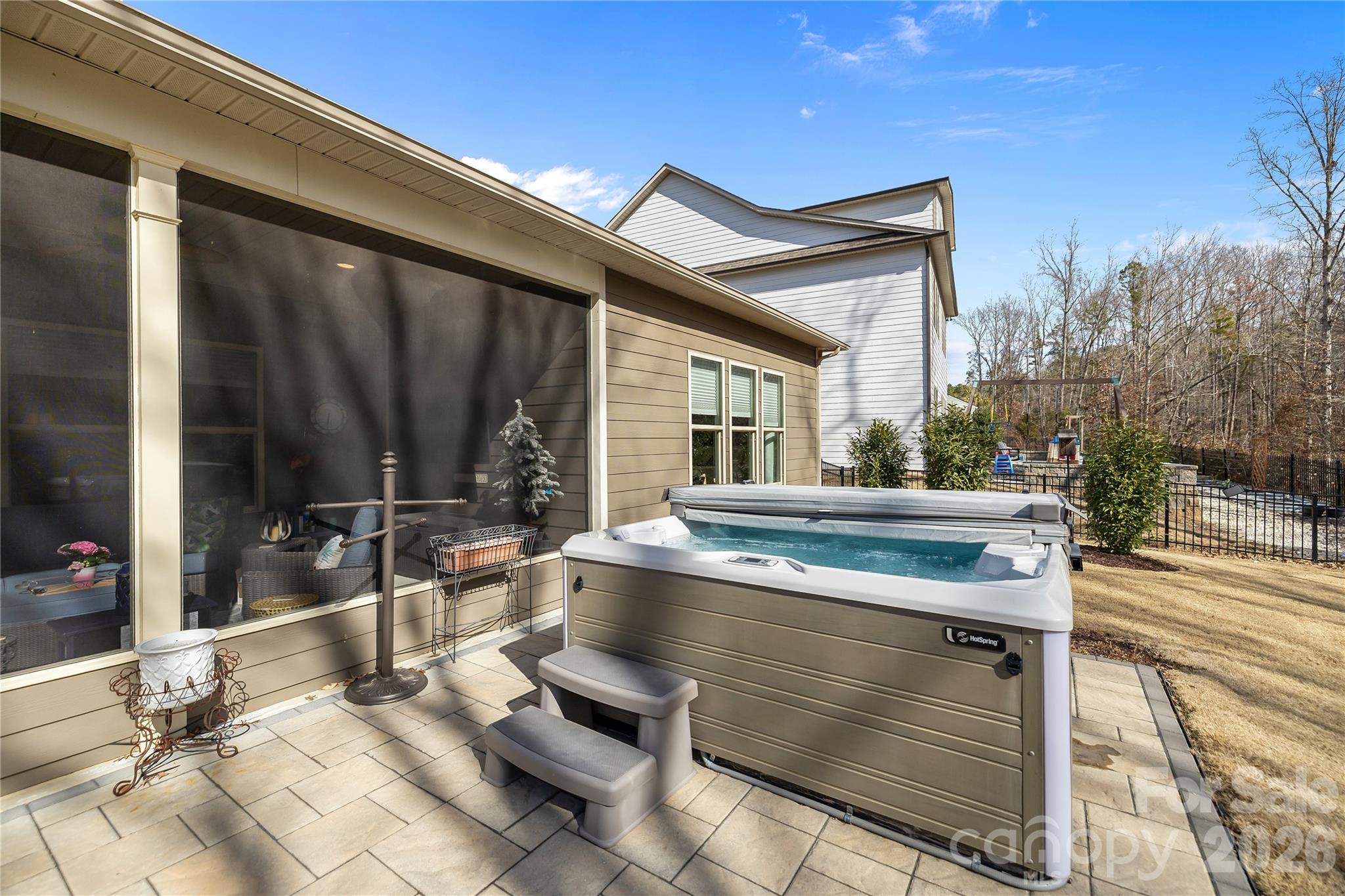 Queensbridge - Residential