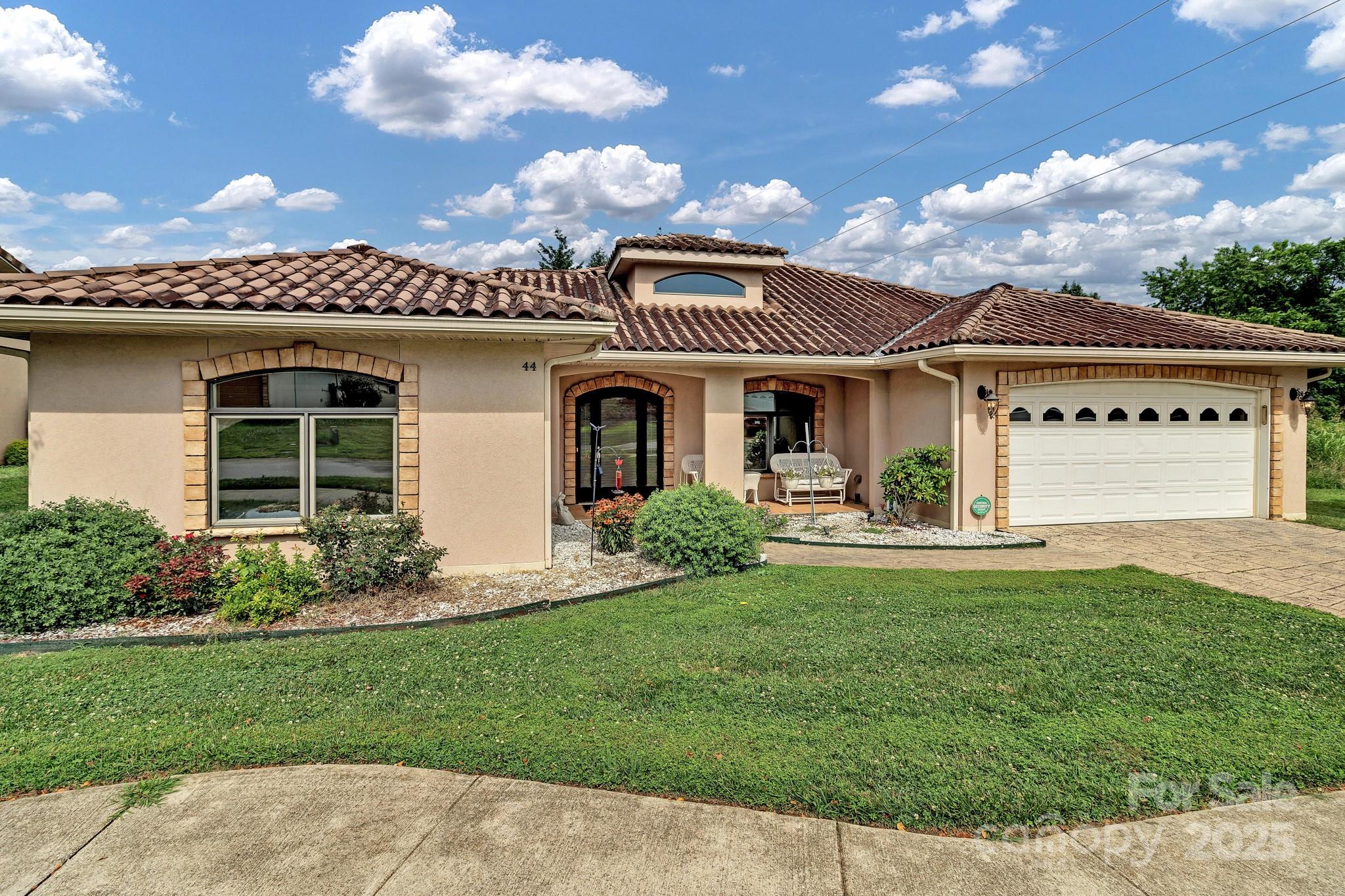 44 Pacifico Drive