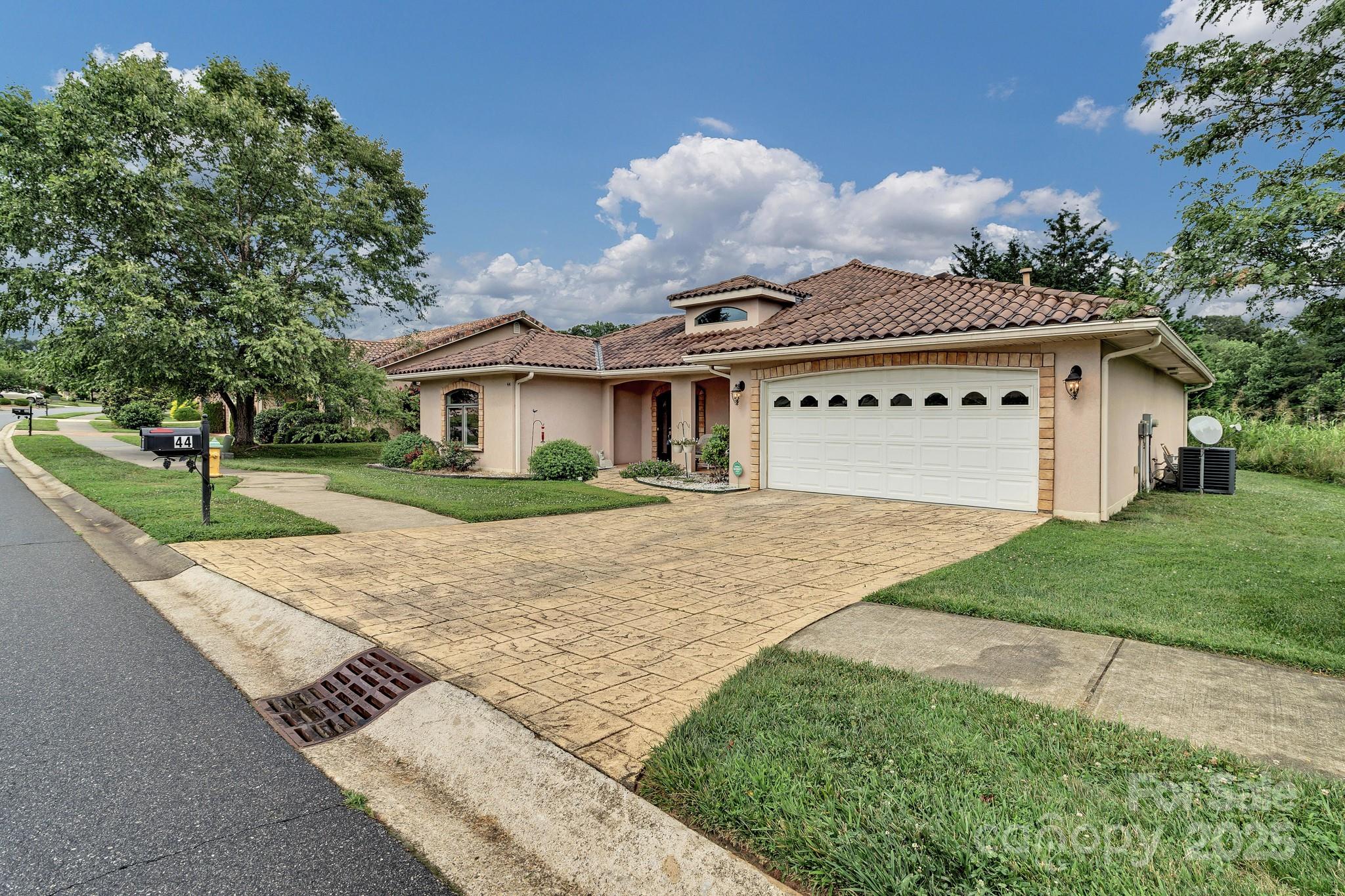 44 Pacifico Drive