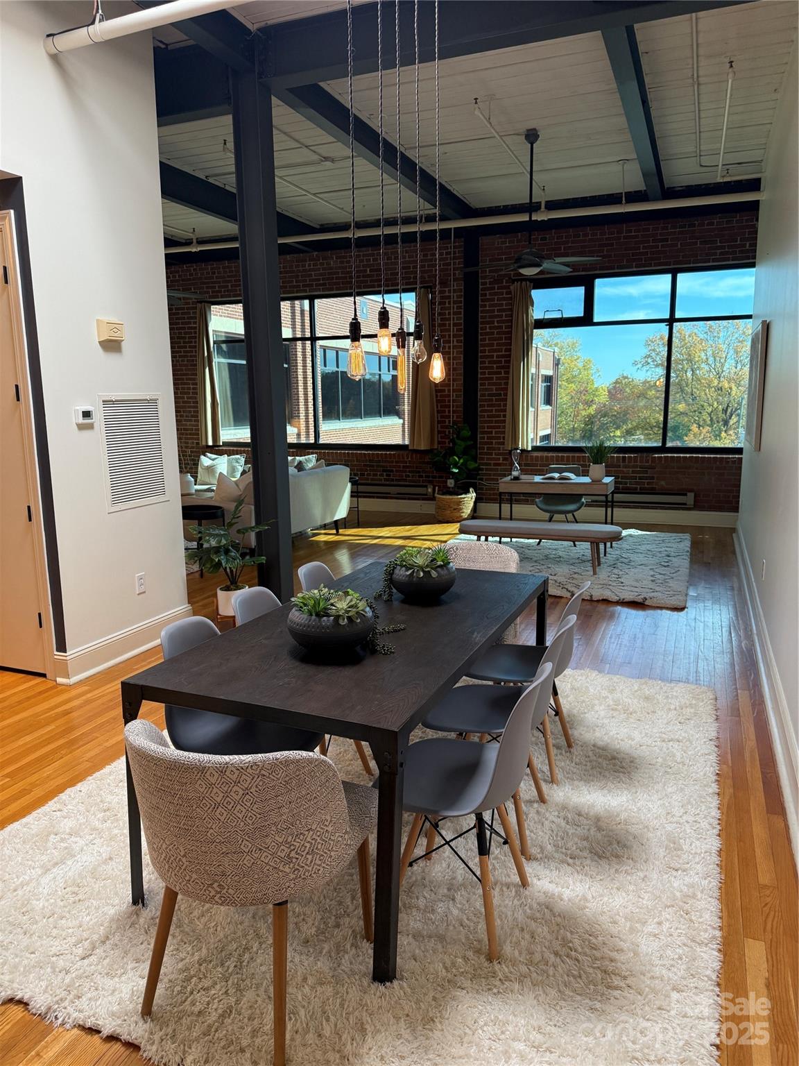 310 Arlington Avenue 422