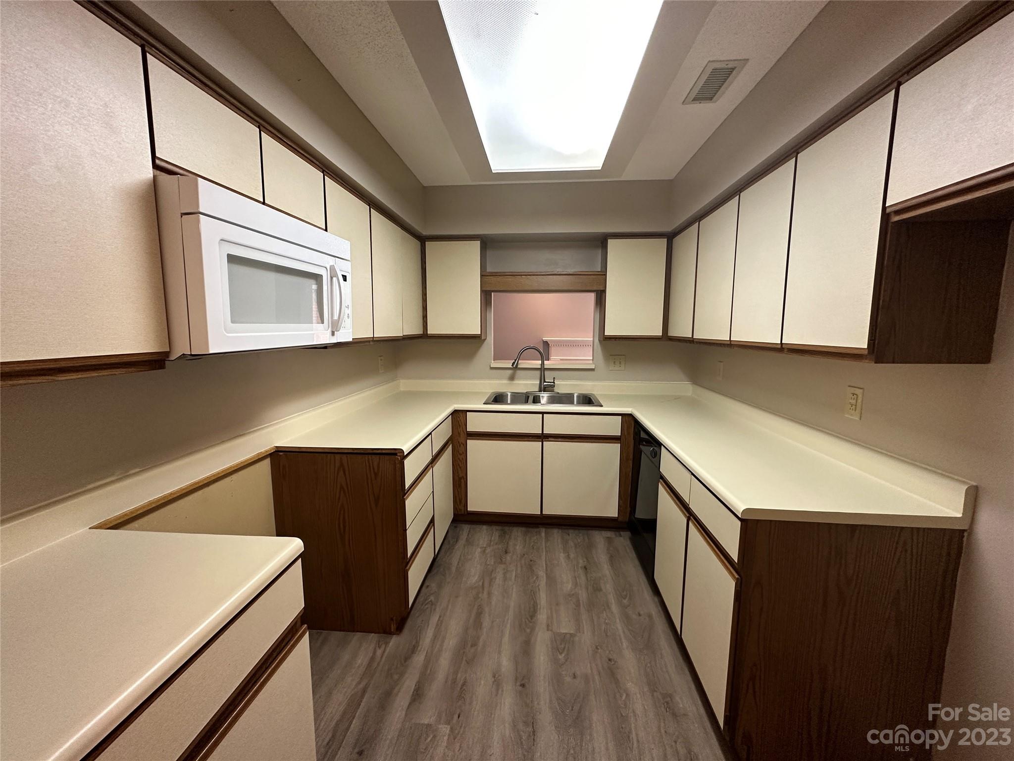 Colony Square - Residential