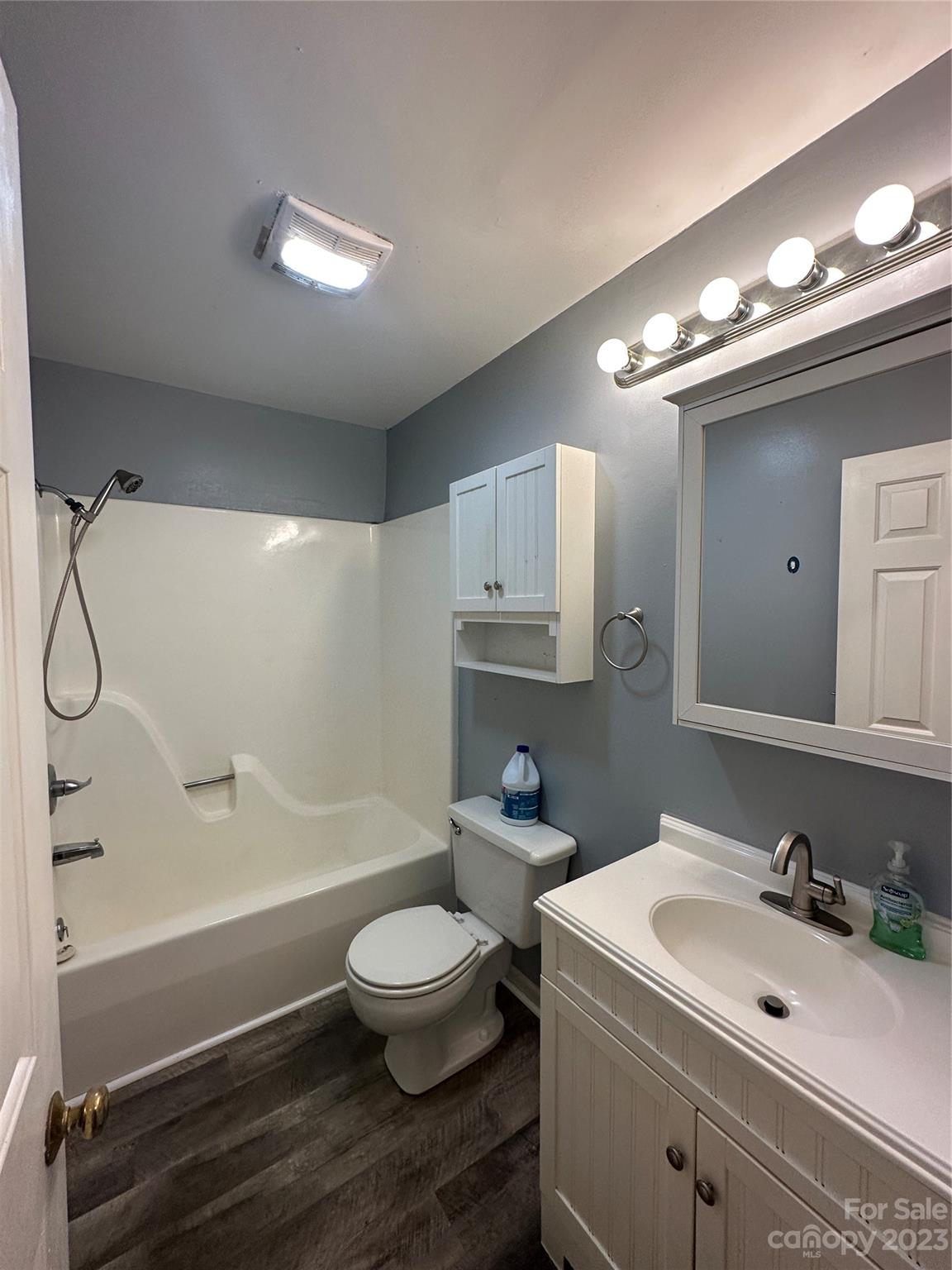 Colony Square - Residential