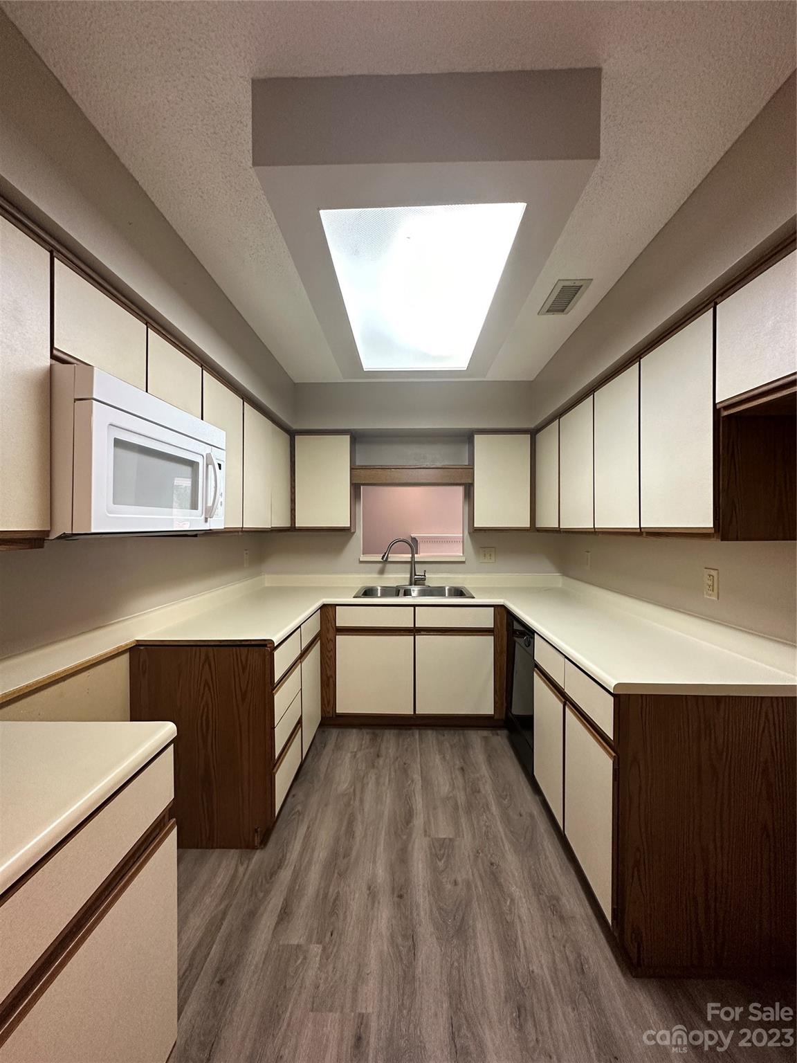 Colony Square - Residential
