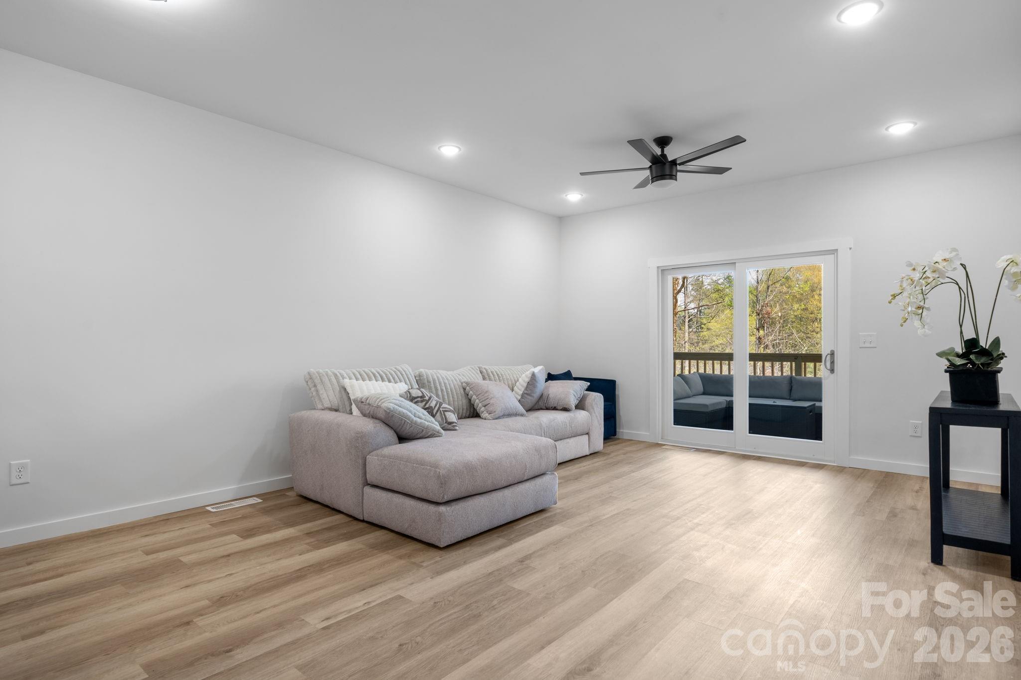 1141 & 1143 12th Street Drive SW