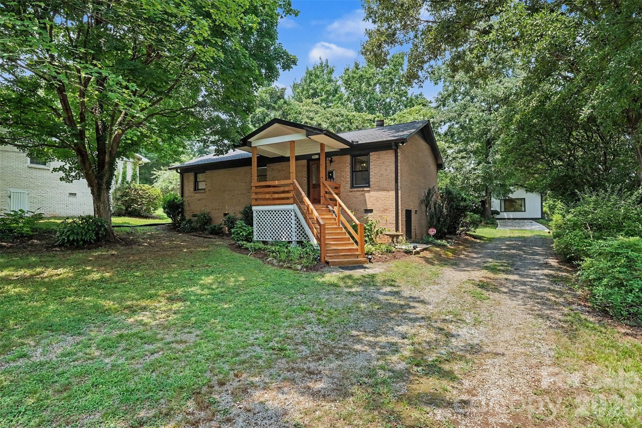 5315 Ruth Drive