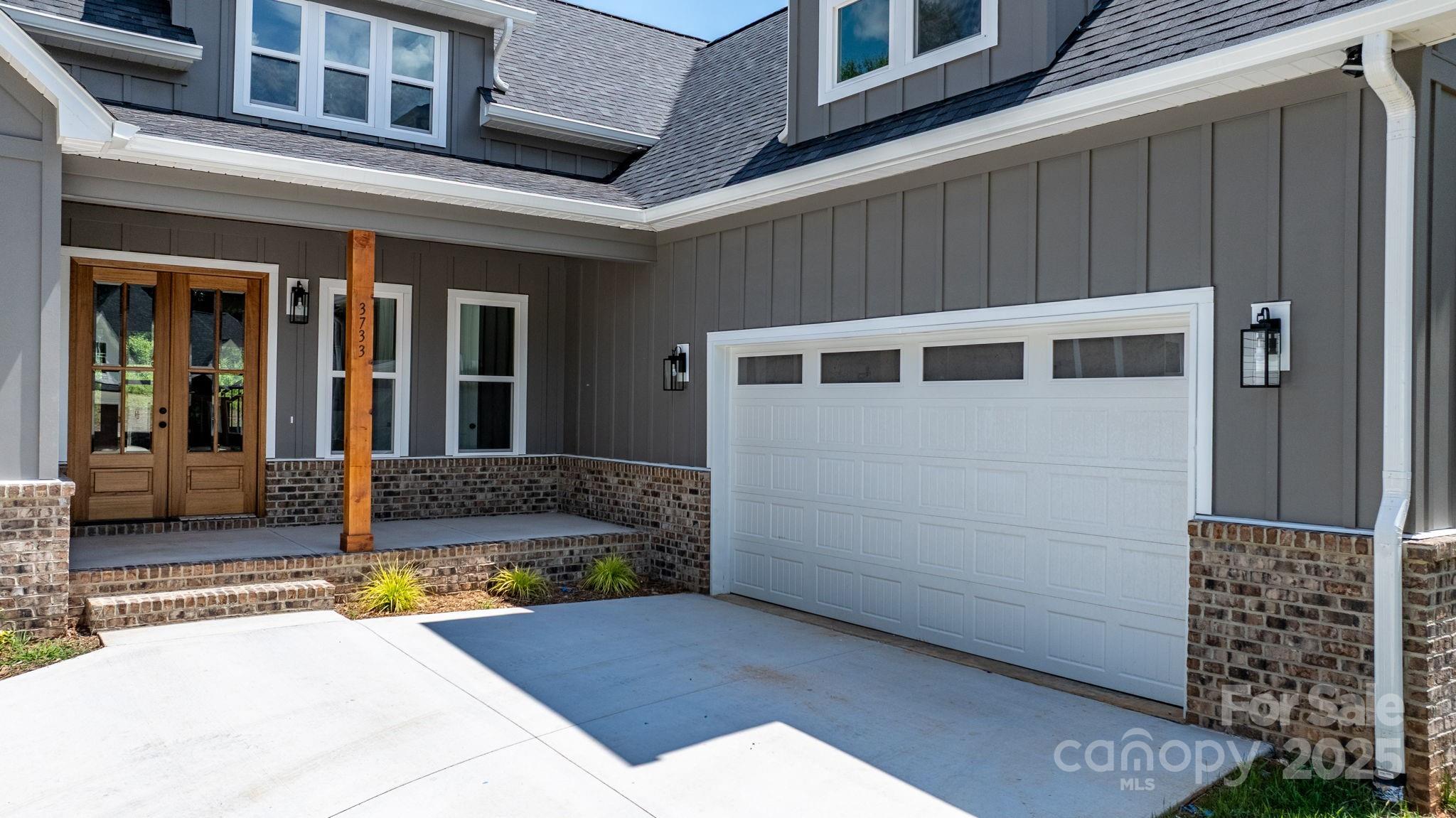 3733 Whitney Drive NE