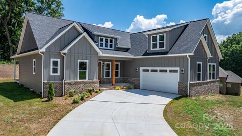 Photo of 3733 Whitney Drive NE, Hickory, NC 28601 (MLS # 4308623)