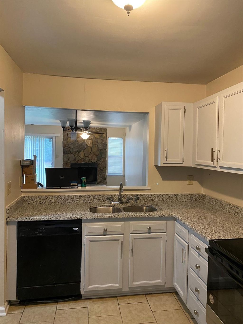 6143 Windsor Gate Lane, Charlotte, NC 28215, MLS 4001237 Allen Tate