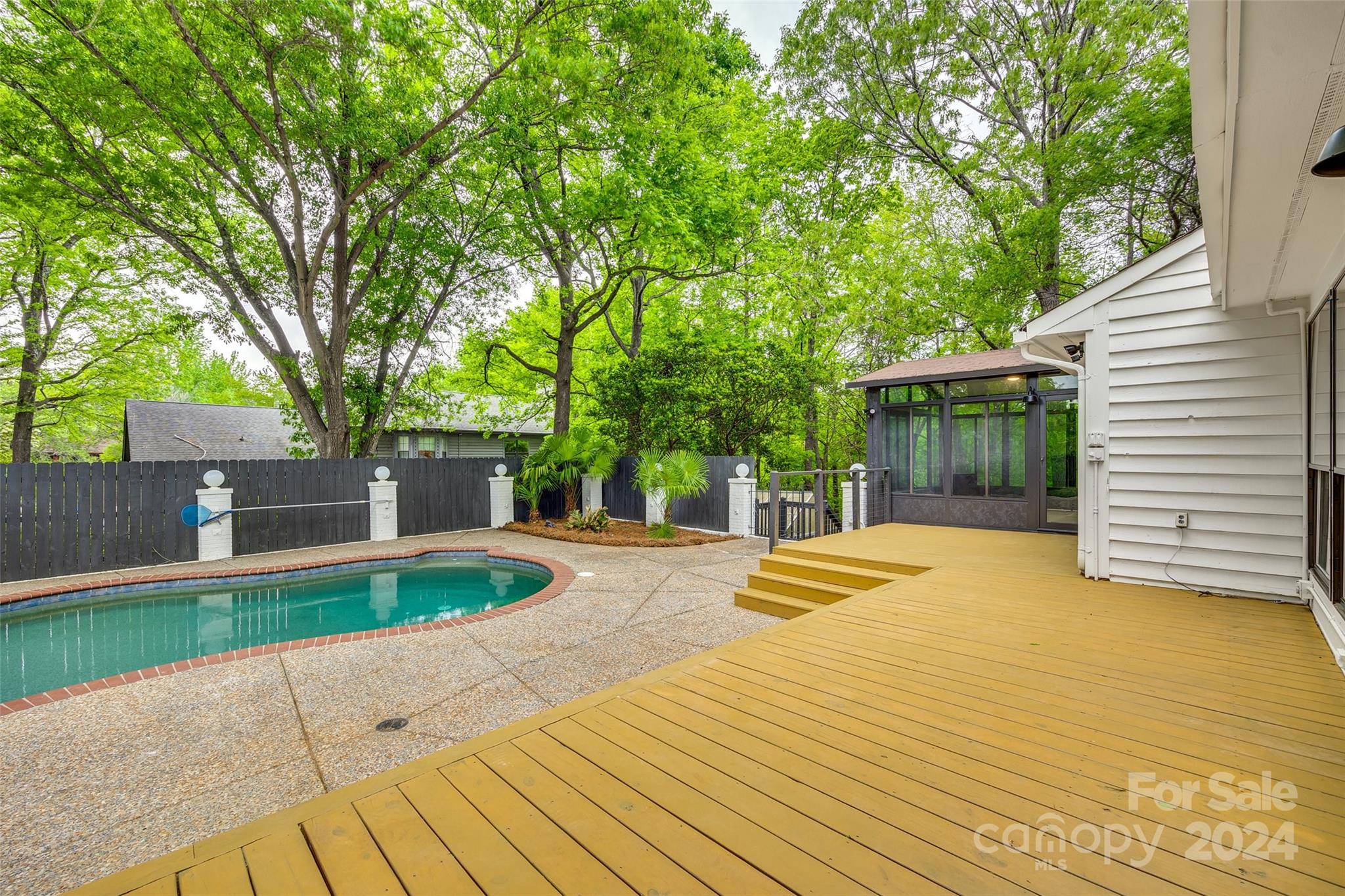 Tega Cay - Residential