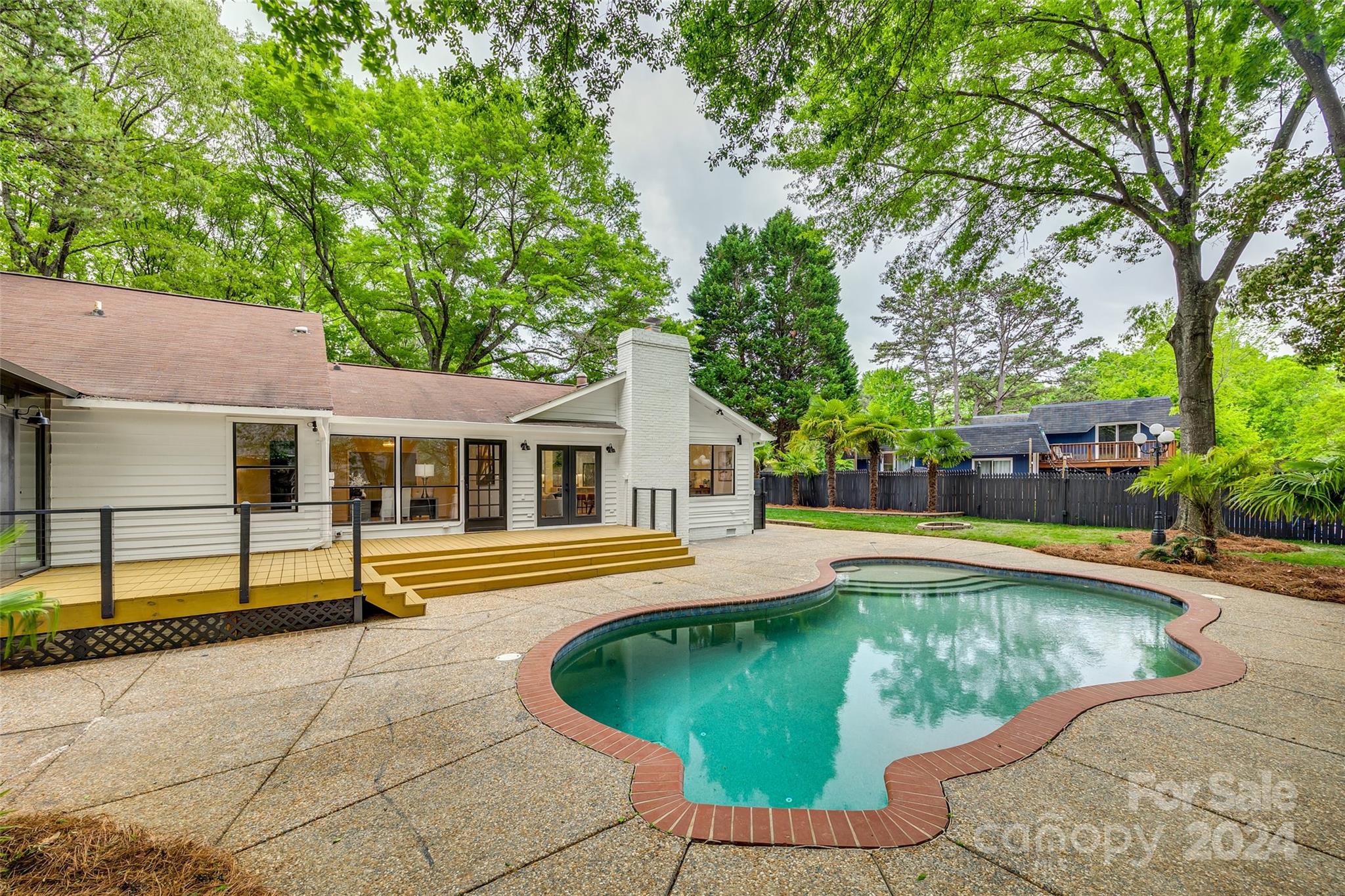 Tega Cay - Residential