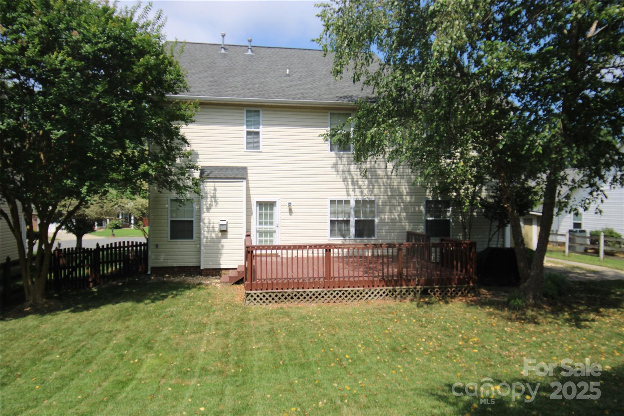 2418 Alaqua Court