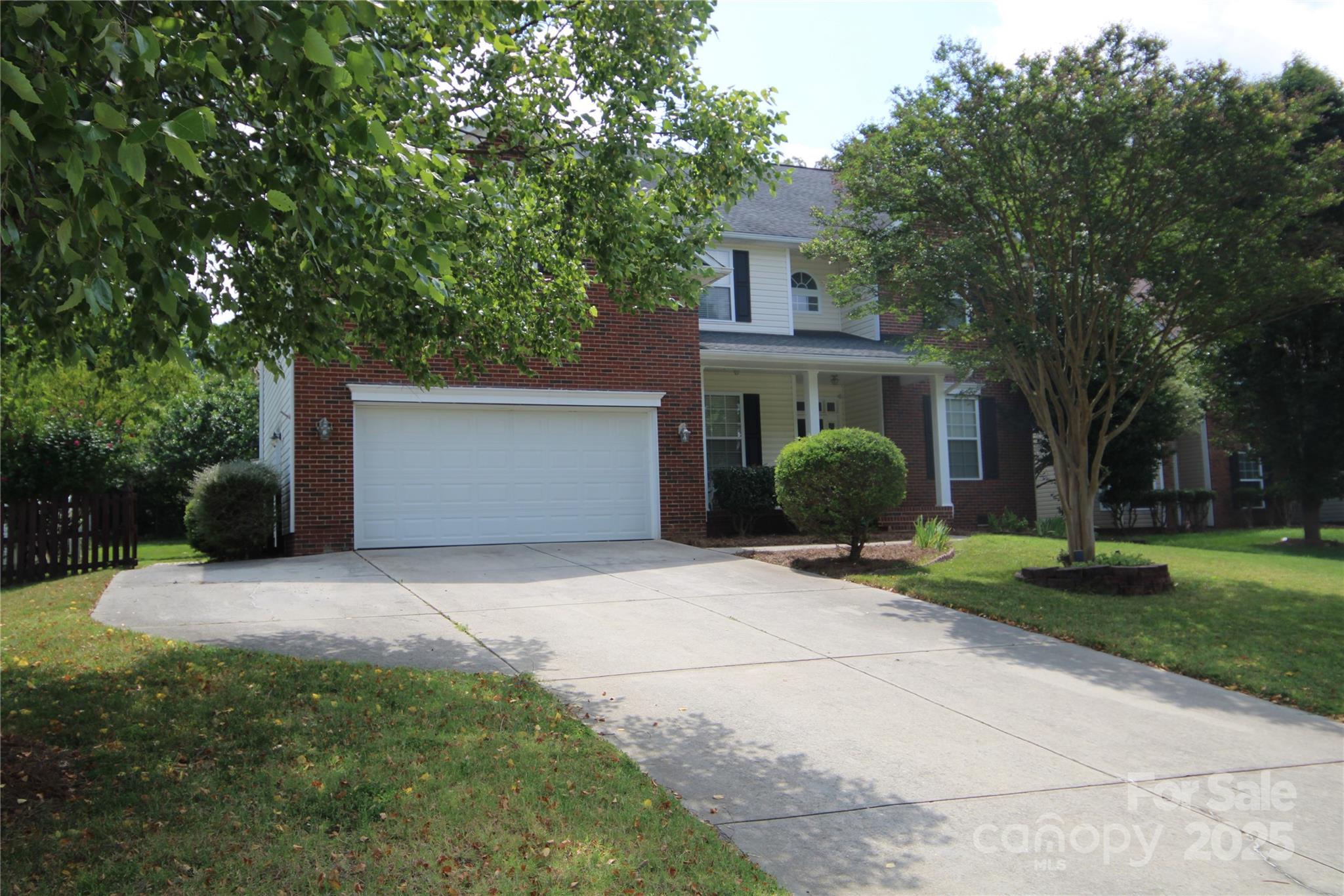 2418 Alaqua Court
