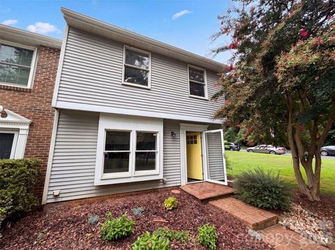 Photo of 1500 Waybridge Lane #0, Charlotte, NC 28210 (MLS # 4404792)