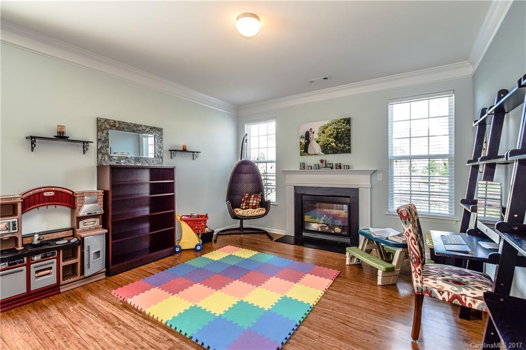 Curtis Pond - Residential