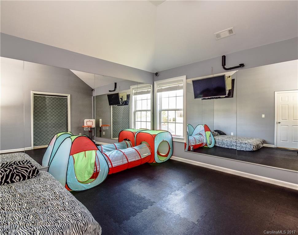 Curtis Pond - Residential