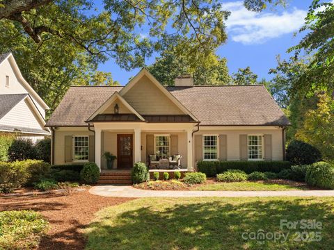 Photo of 2727 Wintergreen Drive, Charlotte, NC 28211 (MLS # 4308824)