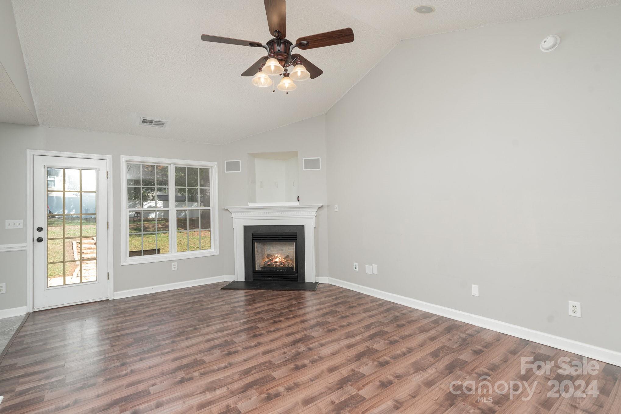 Longview Oaks - Residential