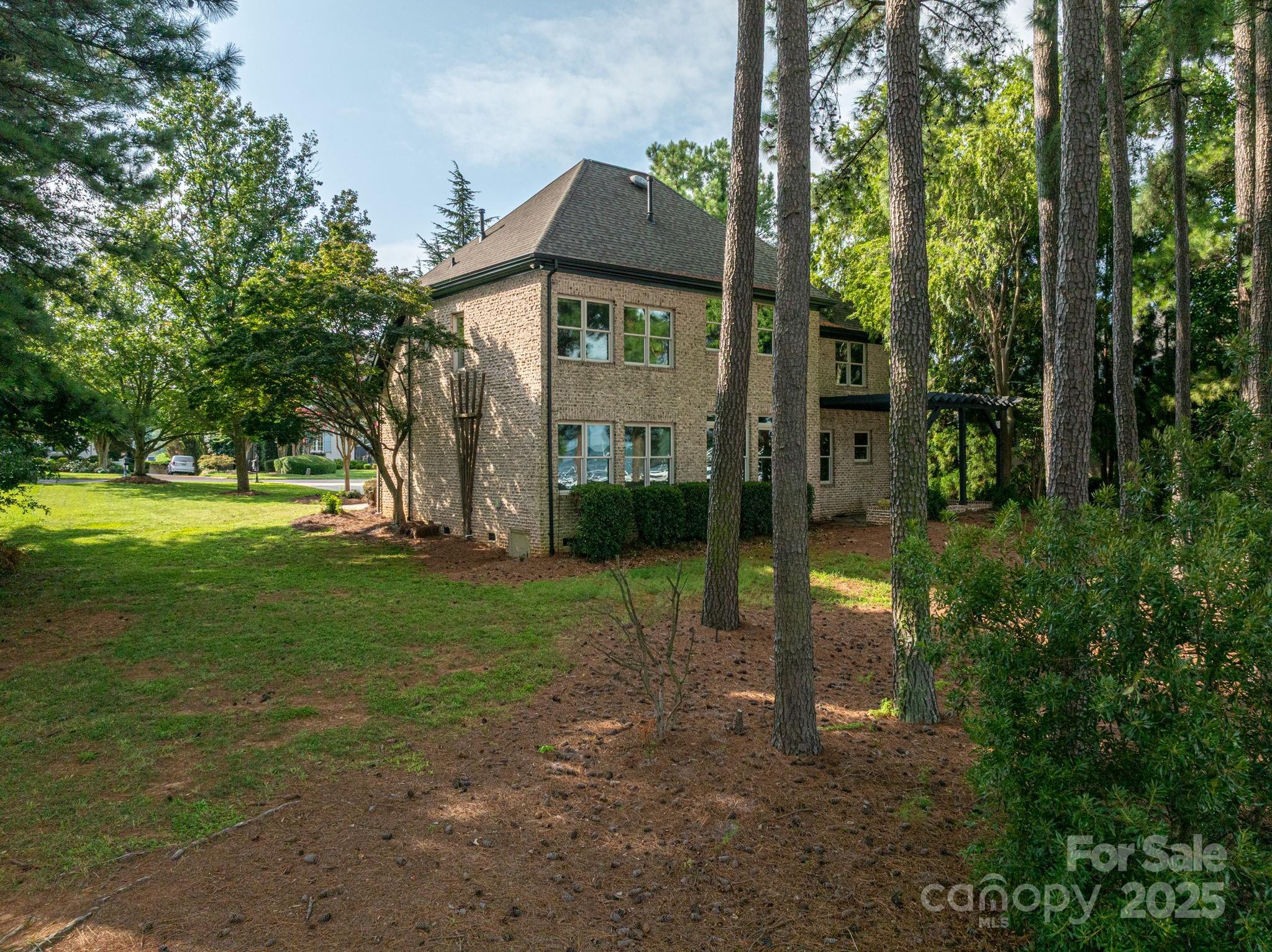 The Peninsula - Residential