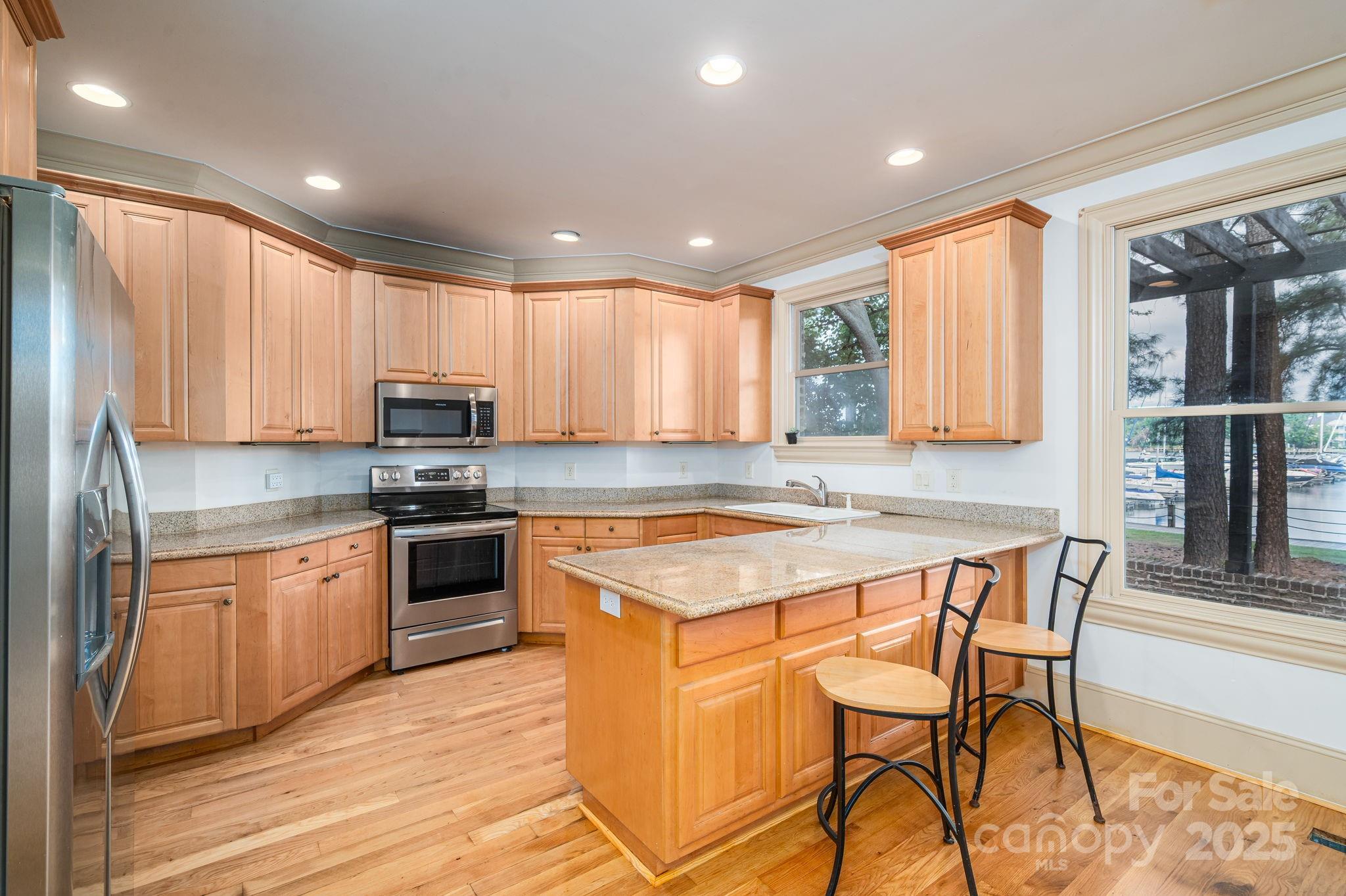 The Peninsula - Residential