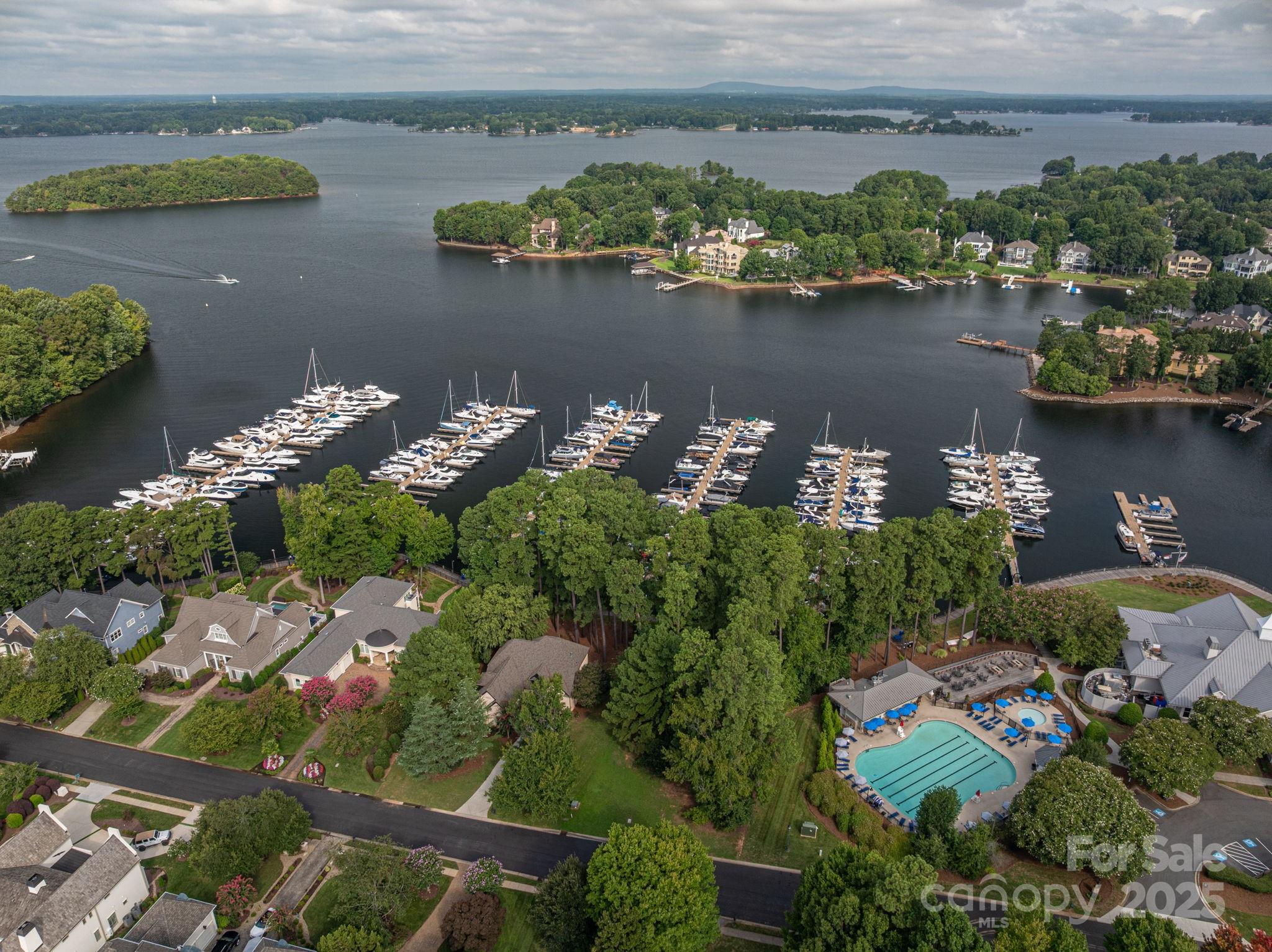 The Peninsula - Residential