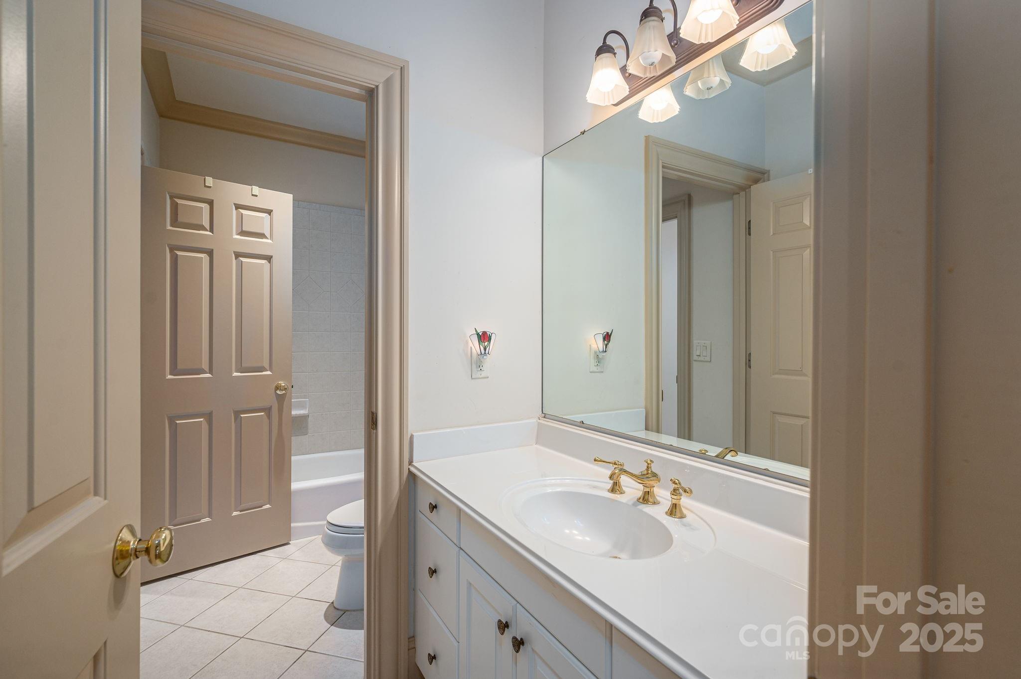 The Peninsula - Residential