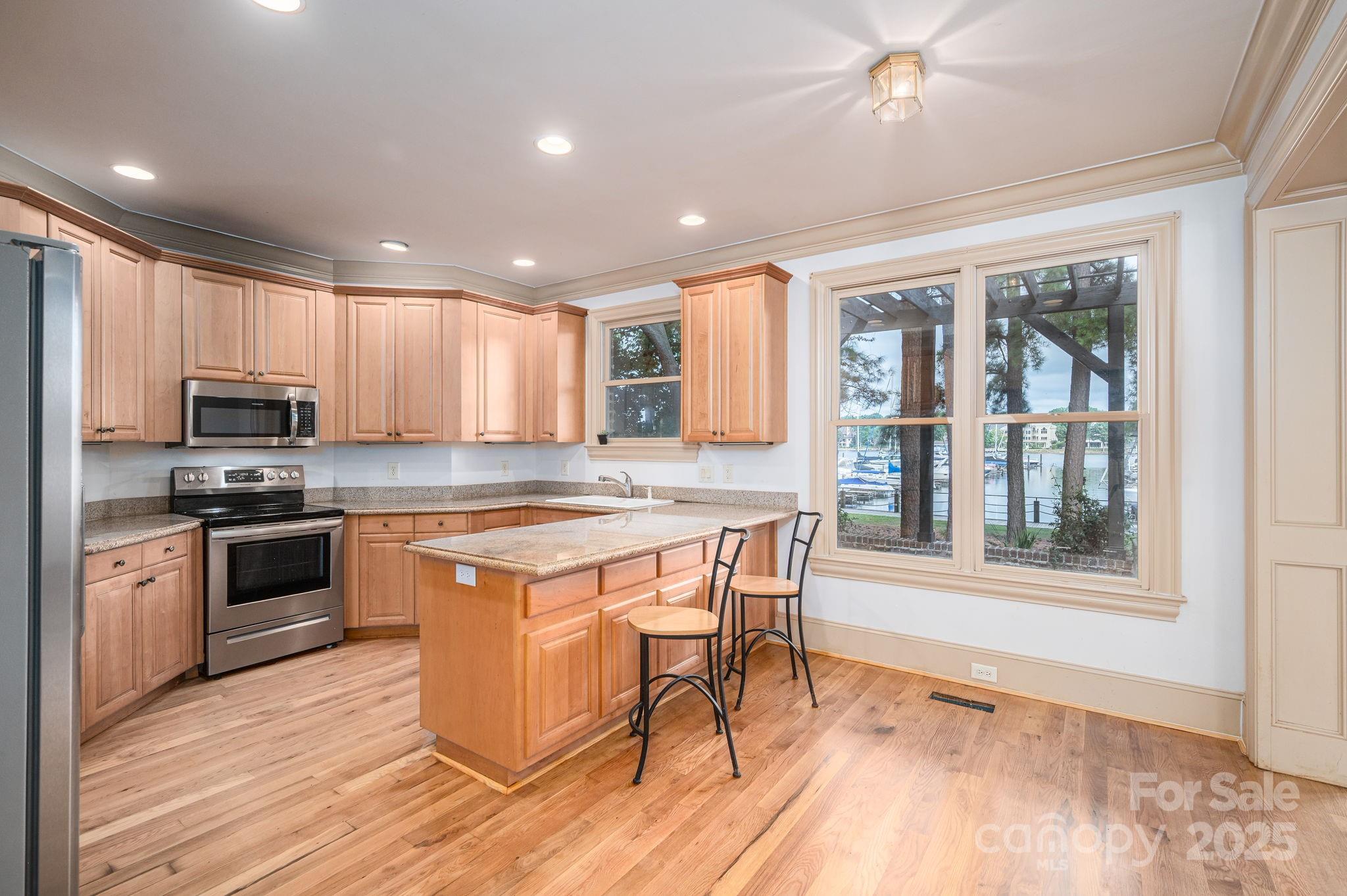 The Peninsula - Residential