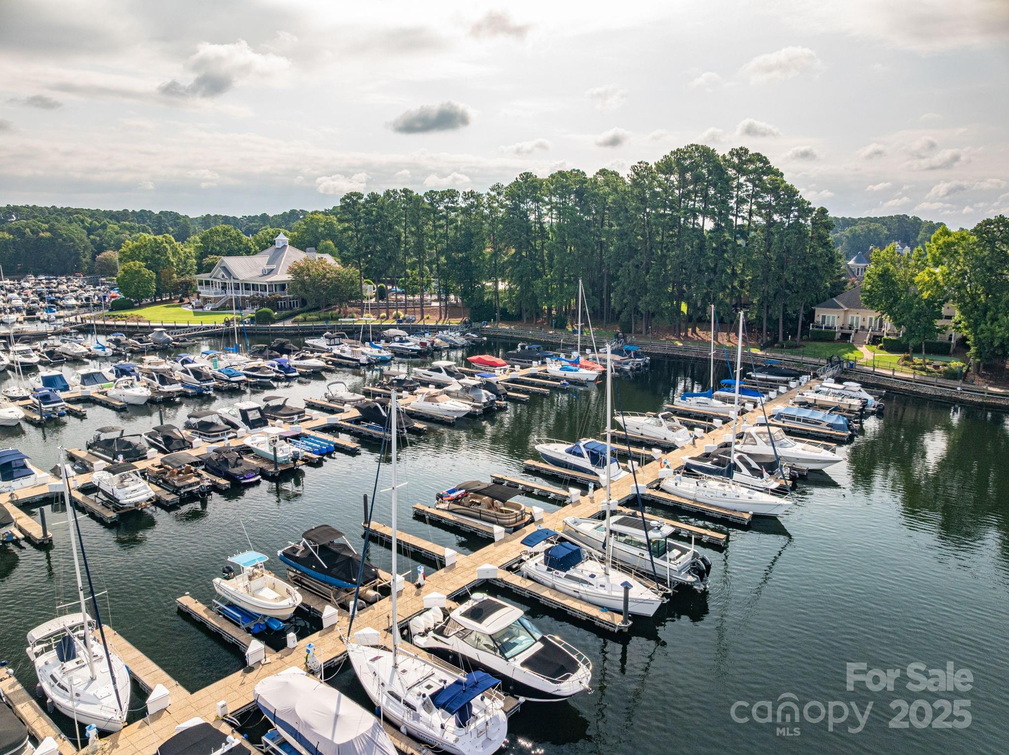 The Peninsula - Residential