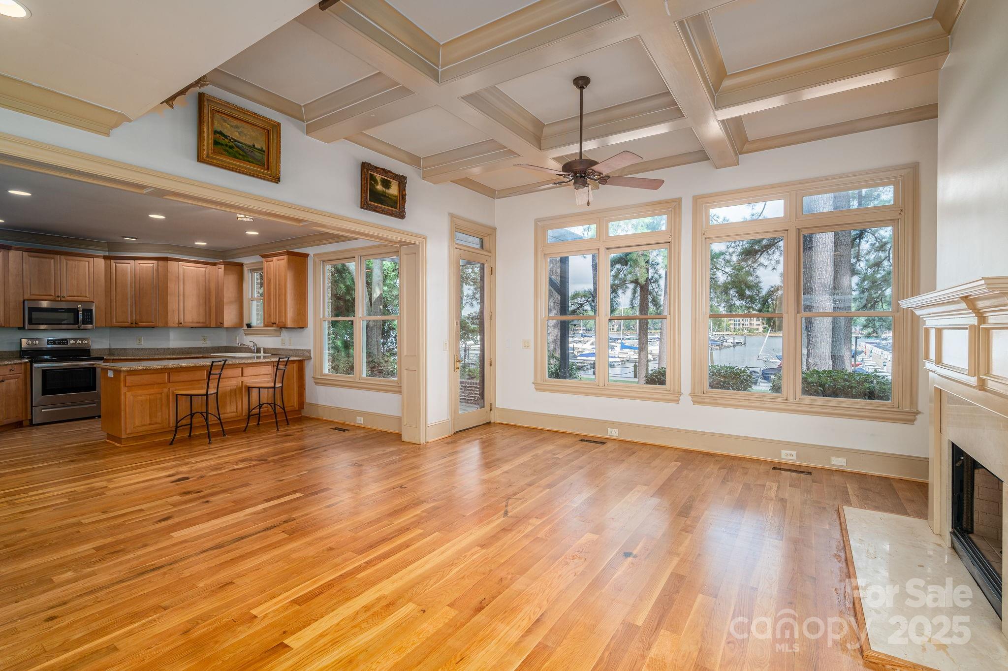 The Peninsula - Residential