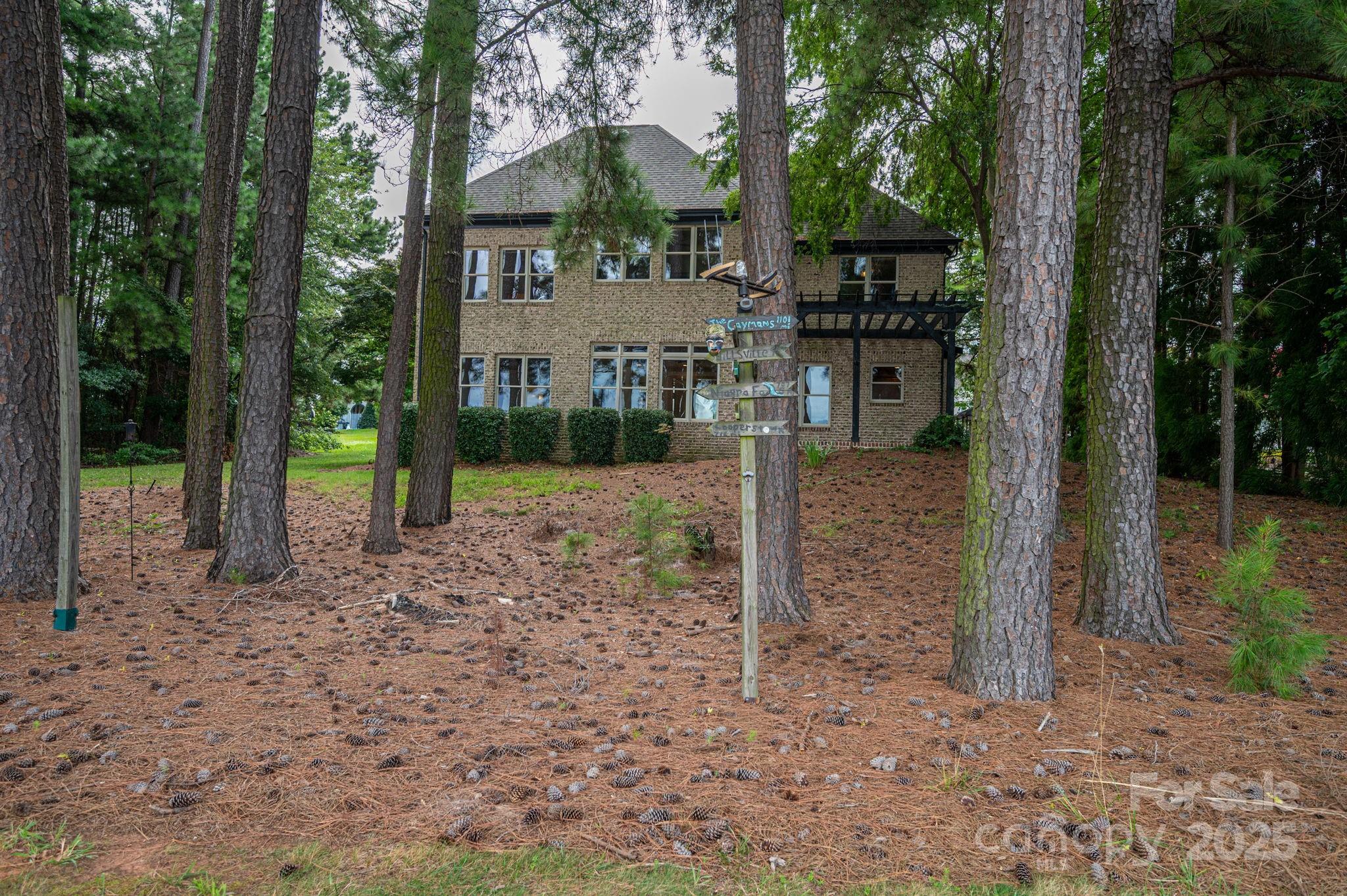 The Peninsula - Residential