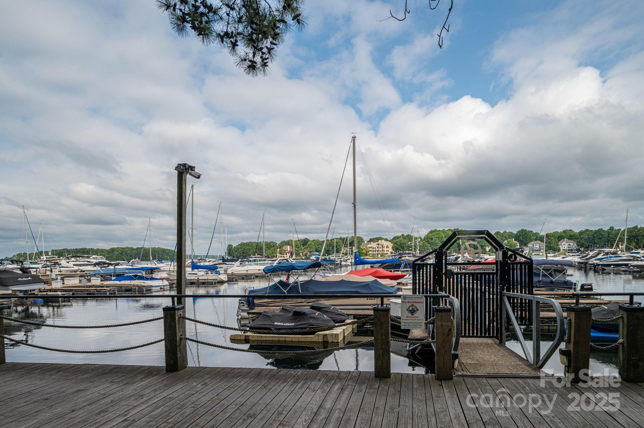 The Peninsula - Residential