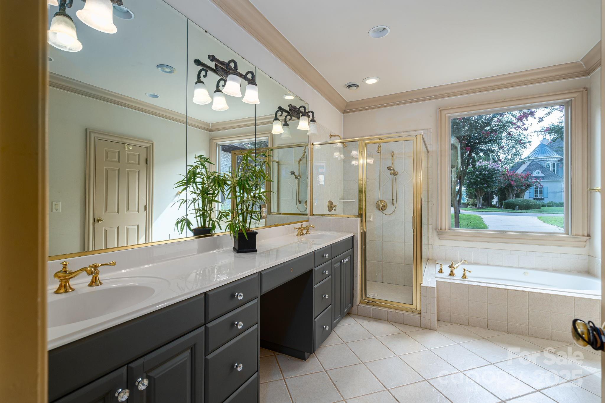 The Peninsula - Residential