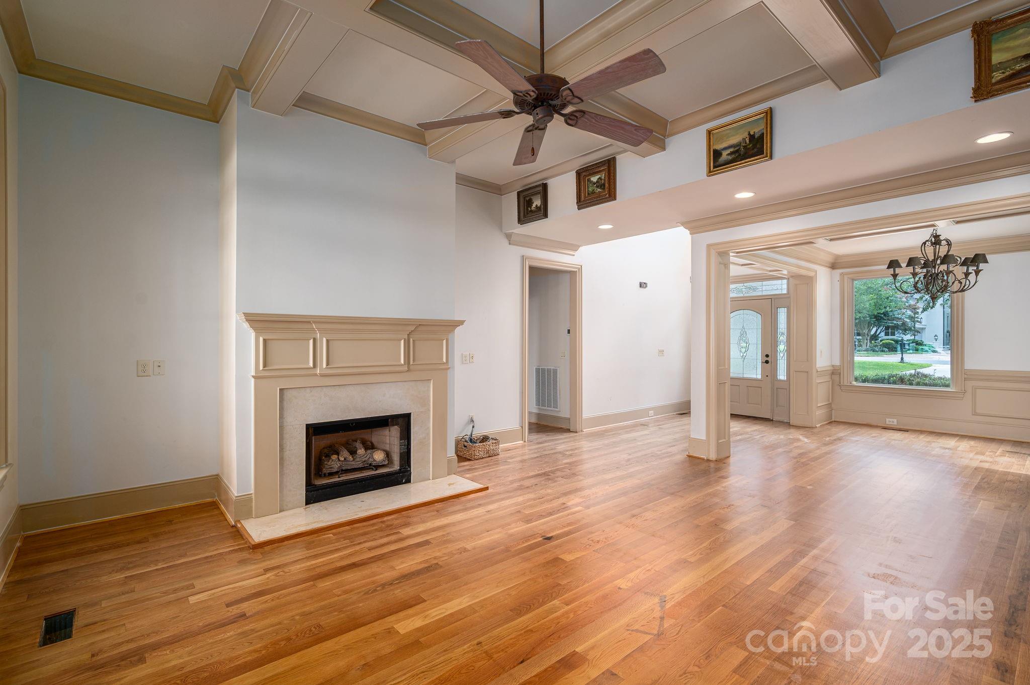 The Peninsula - Residential