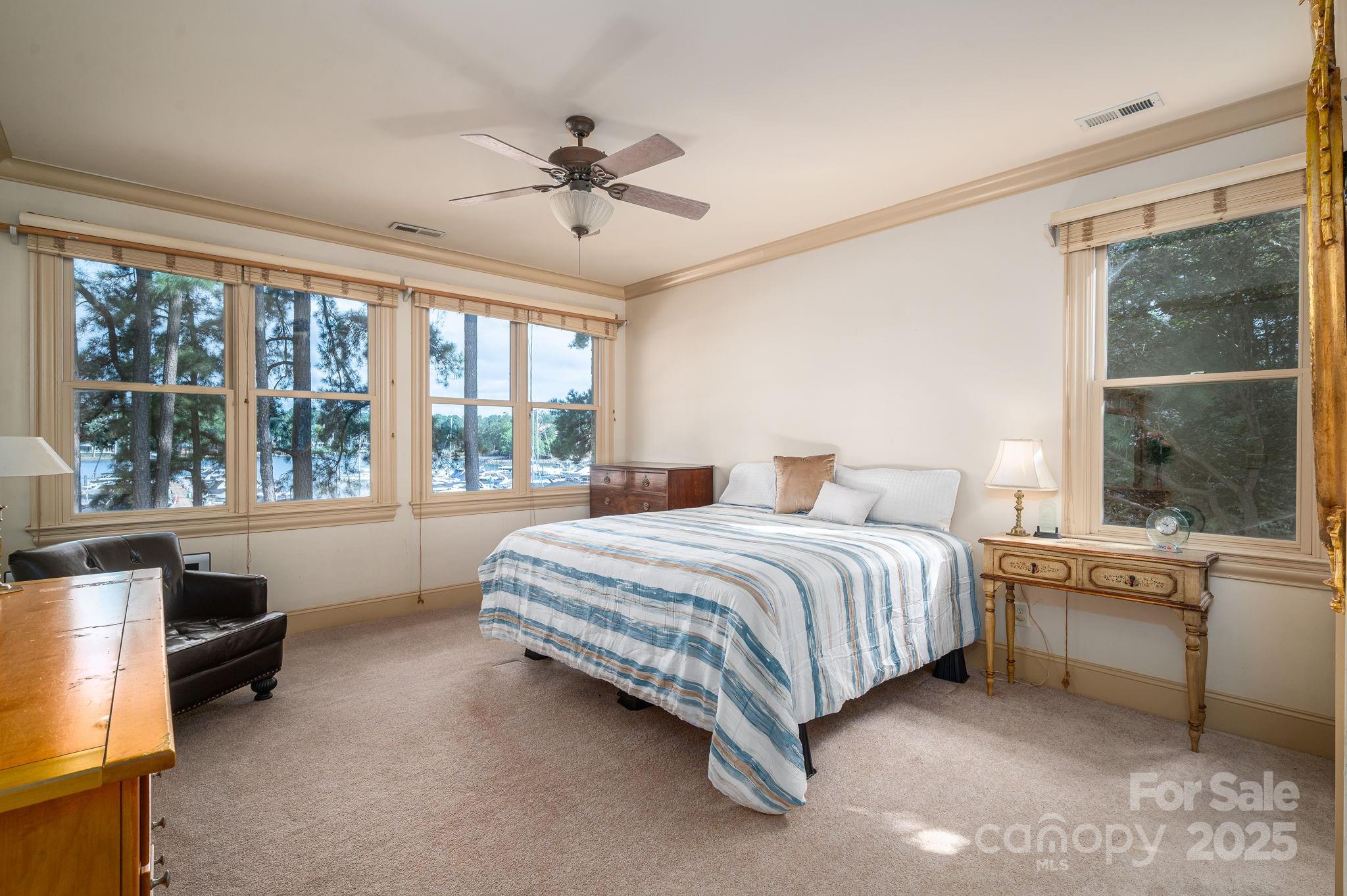 The Peninsula - Residential