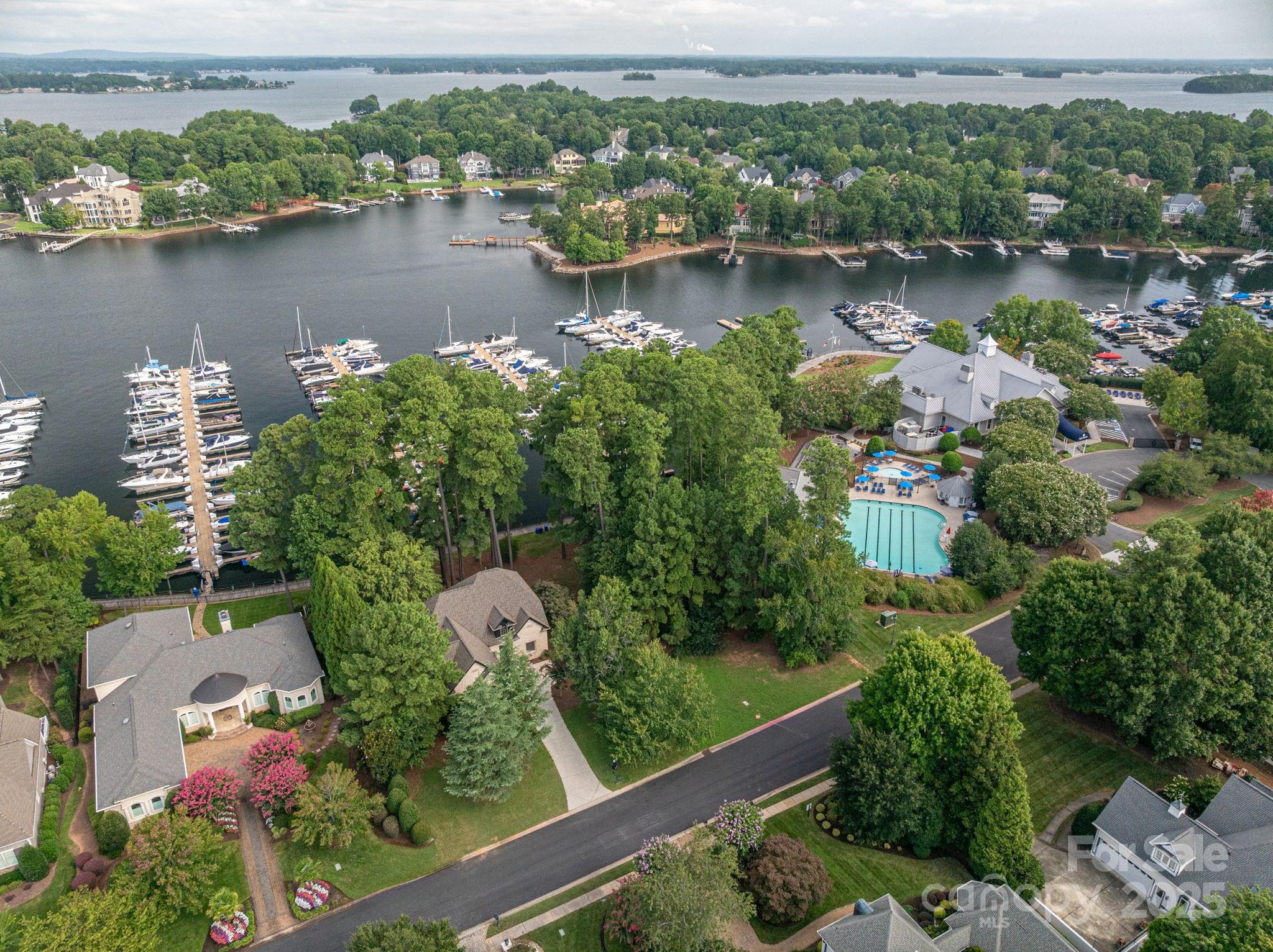 The Peninsula - Residential