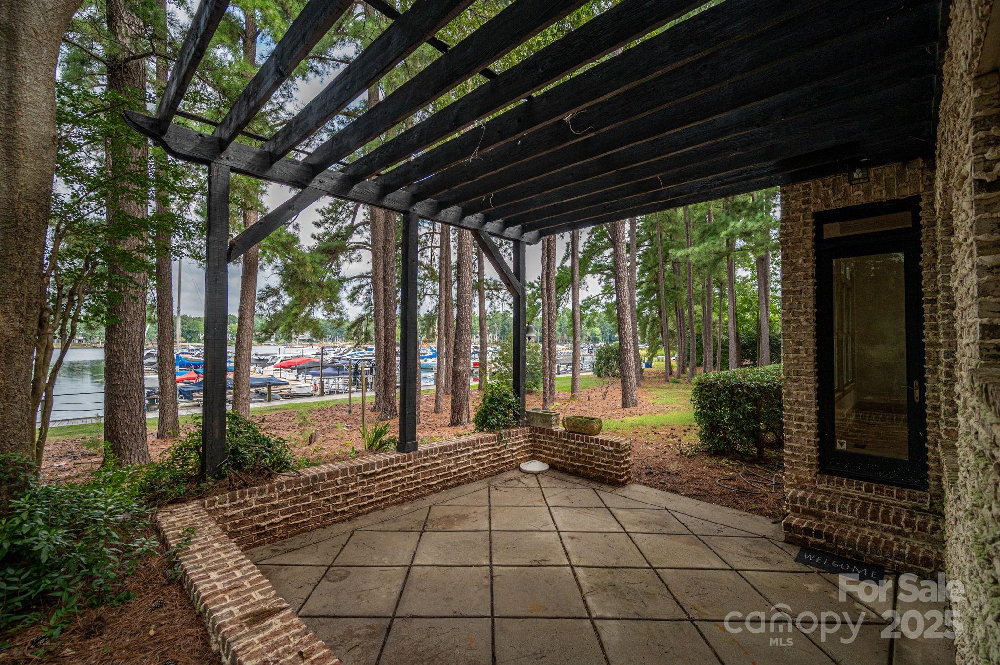 The Peninsula - Residential