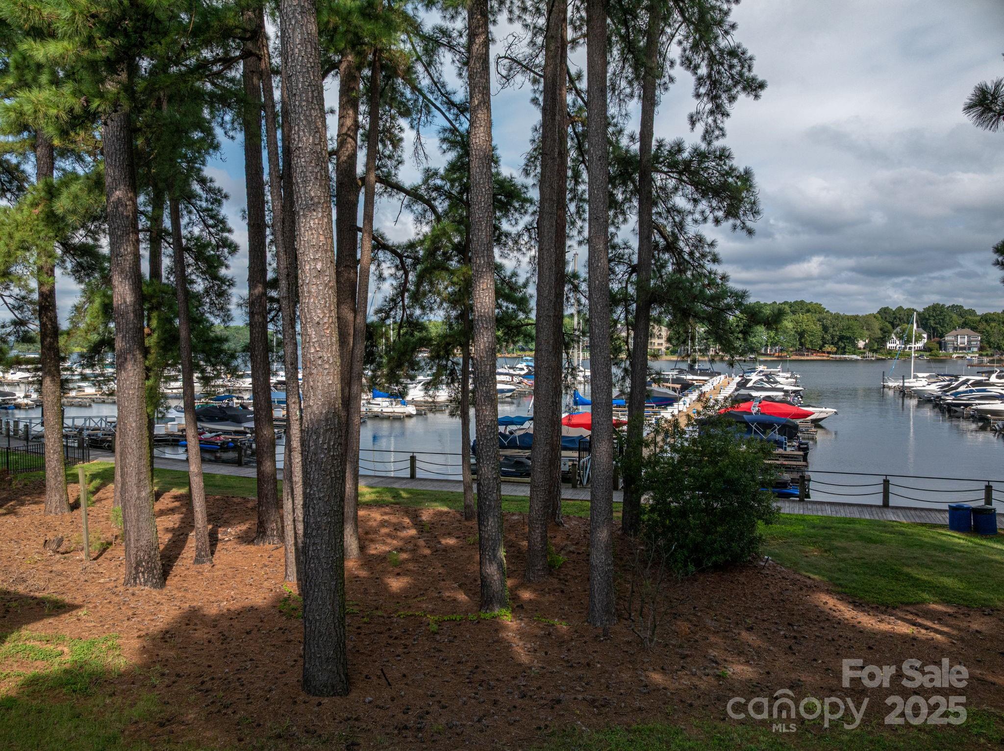 The Peninsula - Residential