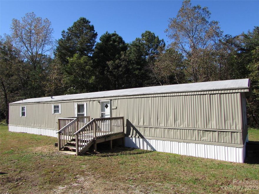 3Br./2Ba. mobile home on a large lot. Split floor plan. 
There is a mandatory Resident Benefit Package for $25/mo that has great benefits like quarterly air filters sent, positive credit bureau posting for on time payments, maintenance credit for unintended damages and lock outs, earn rewards and gift cards and more!