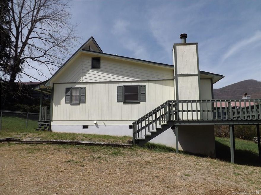 Location is so convenient! Easy access year round to Waynesville, Maggie Valley, Cherokee, Asheville or Eastern Tennessee. Near Cataloochee Ski resort and golf courses. Sit on the large deck and enjoy year round mountain views! Tastefully remodeled and all new appliances including all stainless in the kitchen. Both bedrooms have walk-in closets. Don't miss out!!